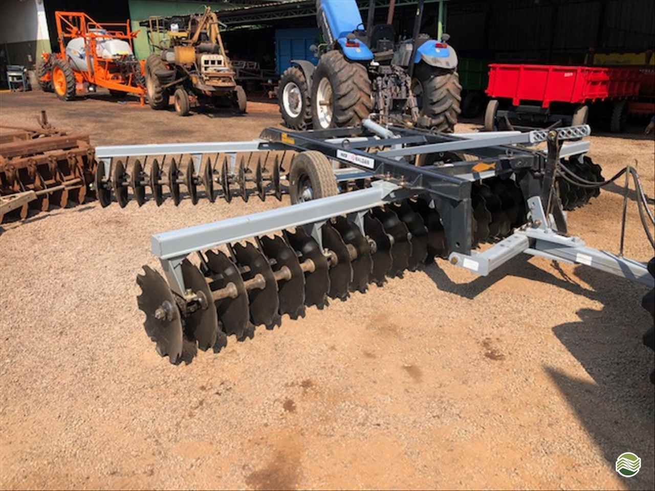 IMPLEMENTOS AGRICOLAS GRADE NIVELADORA NIVELADORA 52 DISCOS Cotramaq Tratores GOIOERE PARANÁ PR